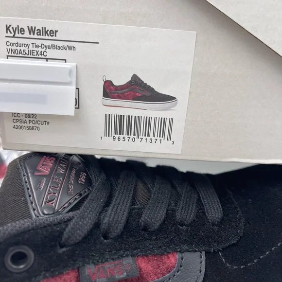 Vans WMNS Kyle Walker
Corduroy Tie-Dye/Black/White Sneakers 
VN0A5JIEX4C - Picture 16 of 16